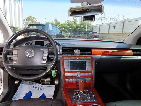 Volkswagen Phaeton — photo 07