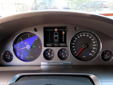 Volkswagen Phaeton — photo 09
