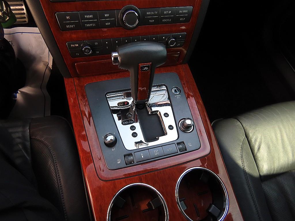 Volkswagen Phaeton — photo 10
