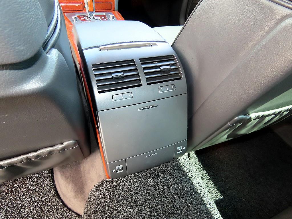 Volkswagen Phaeton — photo 17