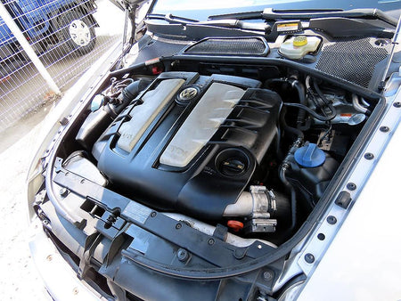 Volkswagen Phaeton — photo 19
