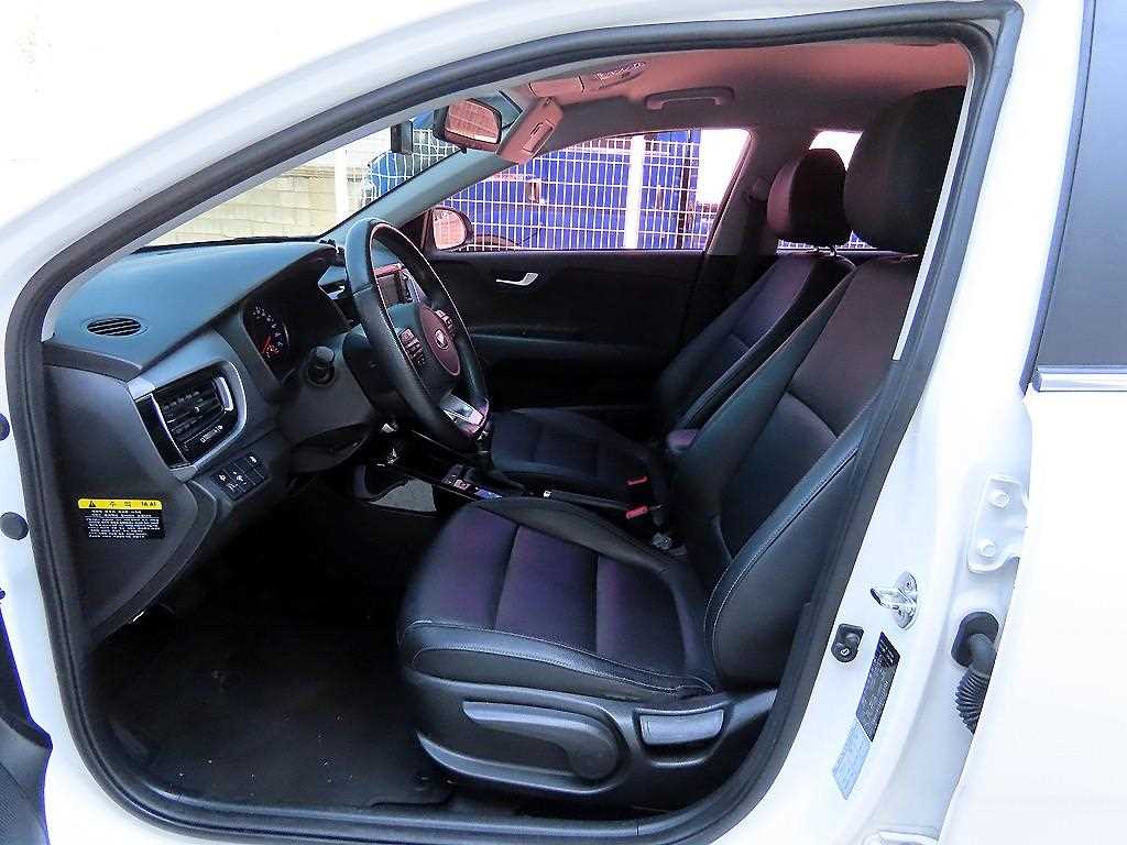 Kia Stonic — photo 05