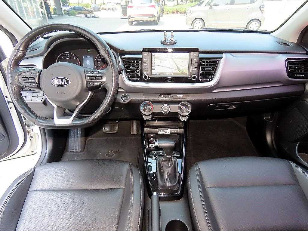 Kia Stonic — photo 07