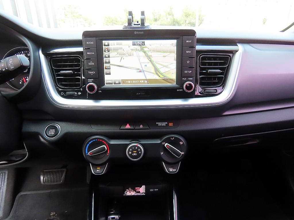Kia Stonic — photo 13