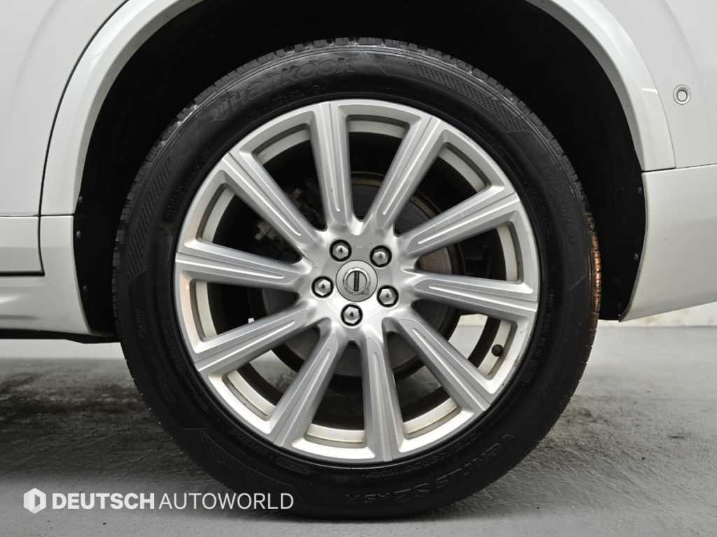 Volvo XC90 — photo 05