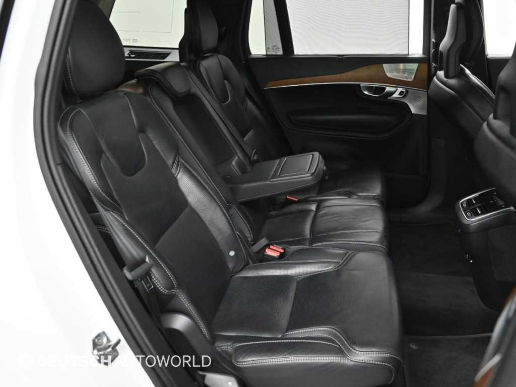 Volvo XC90 — photo 12