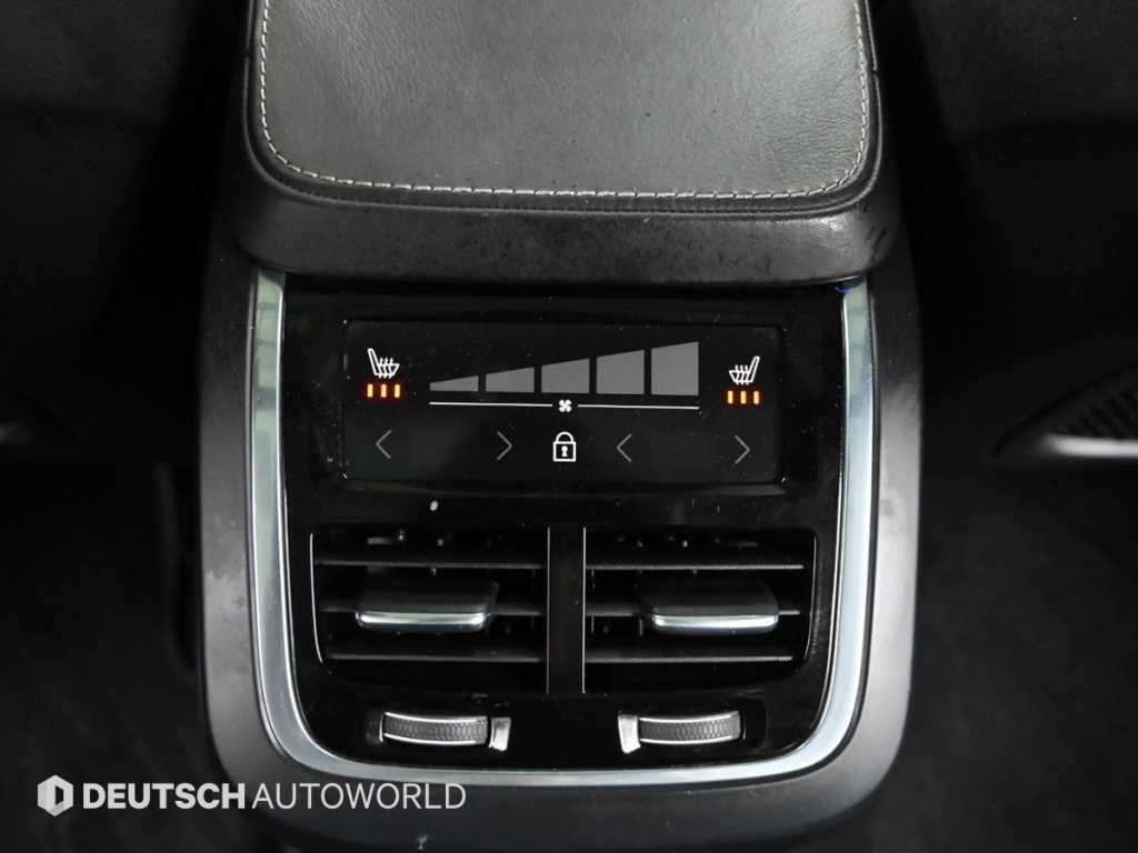 Volvo XC90 — photo 16