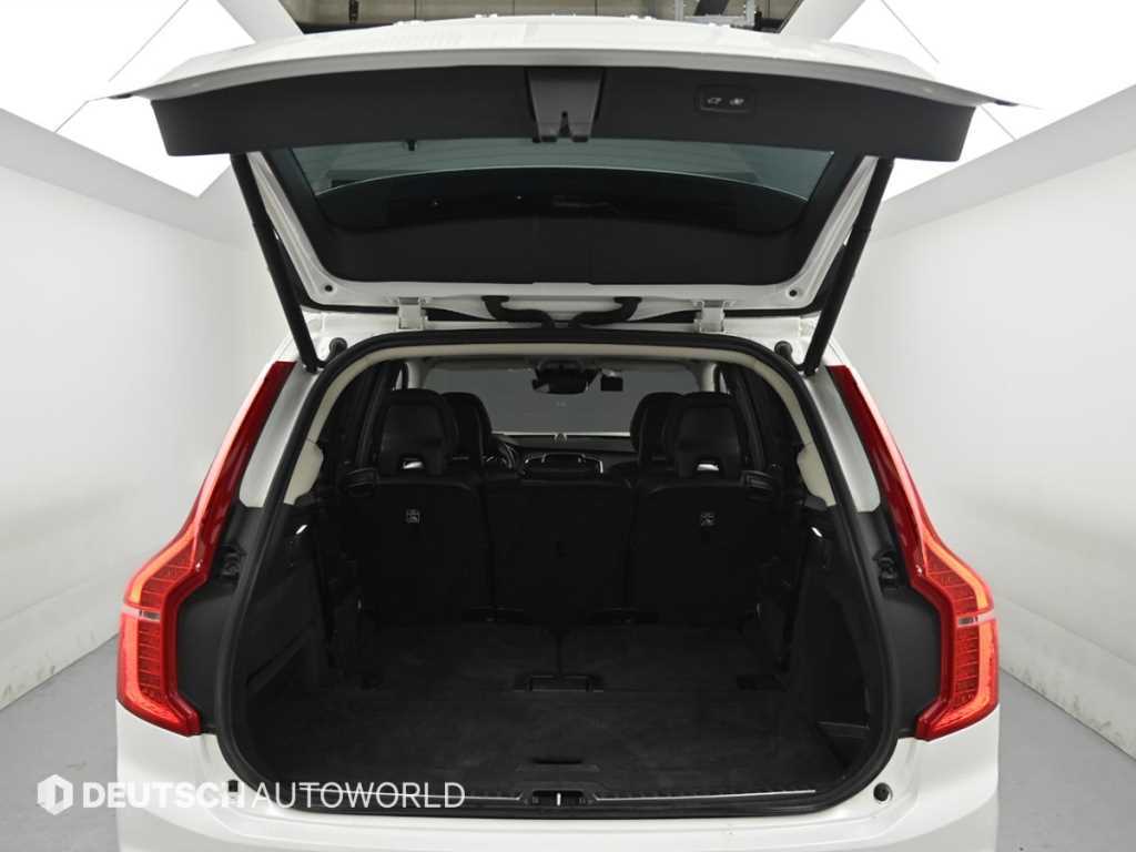 Volvo XC90 — photo 19