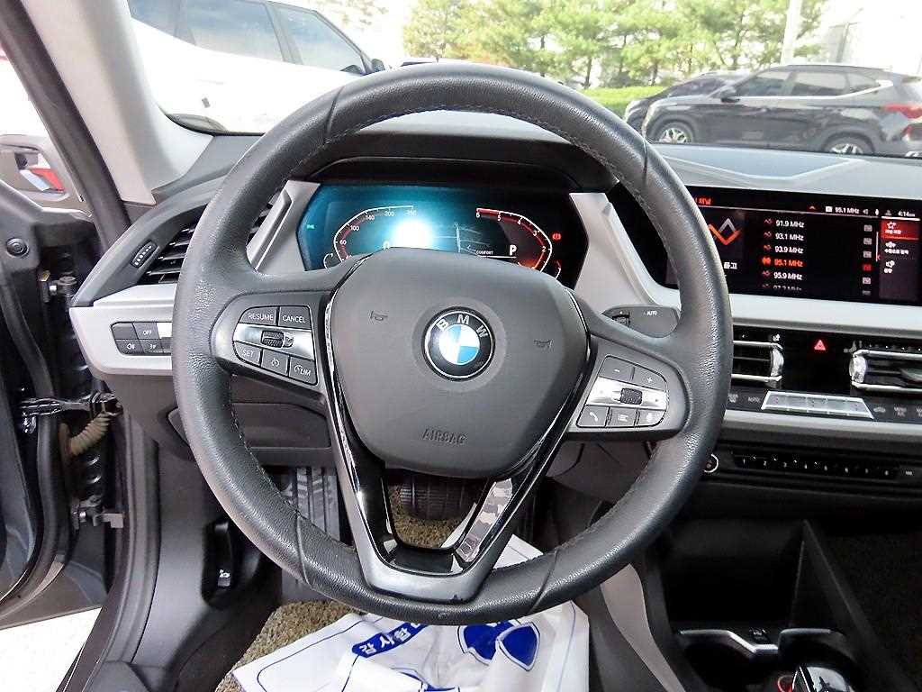 BMW 2-Series — photo 08