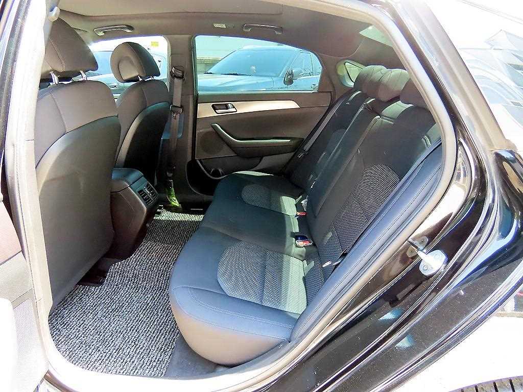 Hyundai Sonata — photo 06