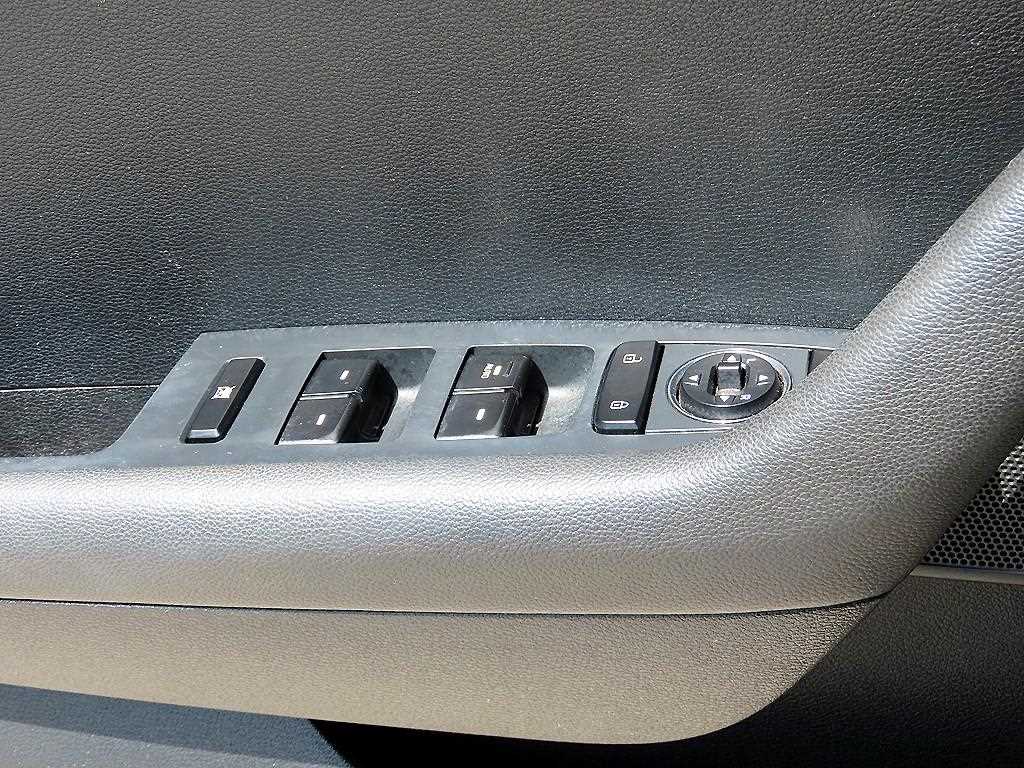 Hyundai Sonata — photo 12