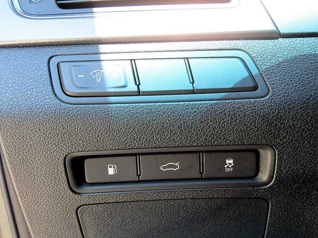 Hyundai Sonata — photo 13