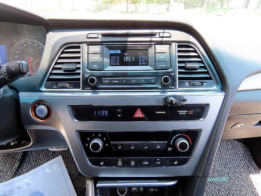 Hyundai Sonata — photo 14