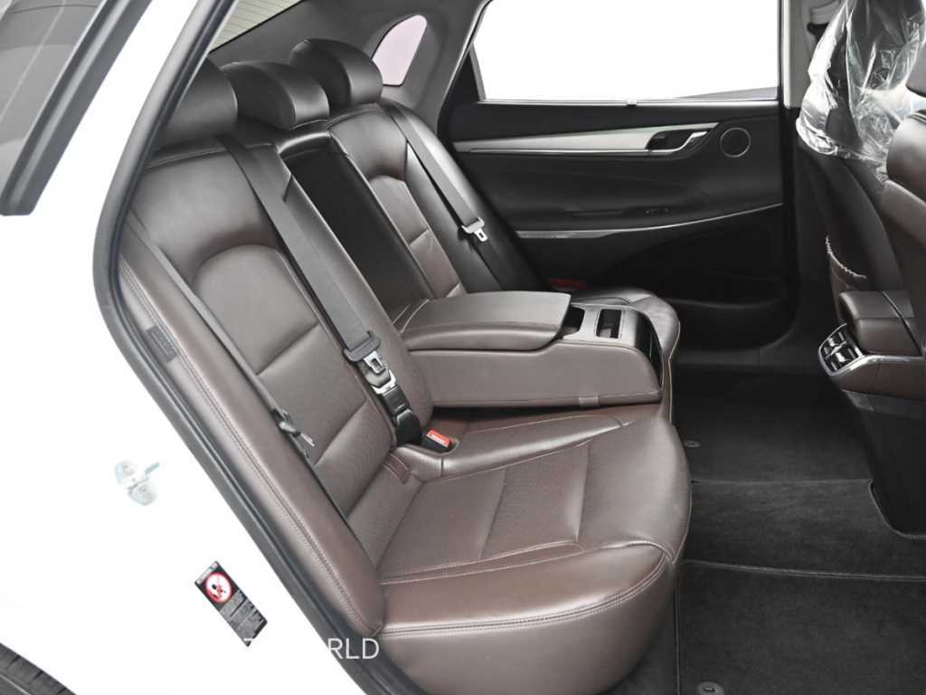 Hyundai Grandeur — photo 12