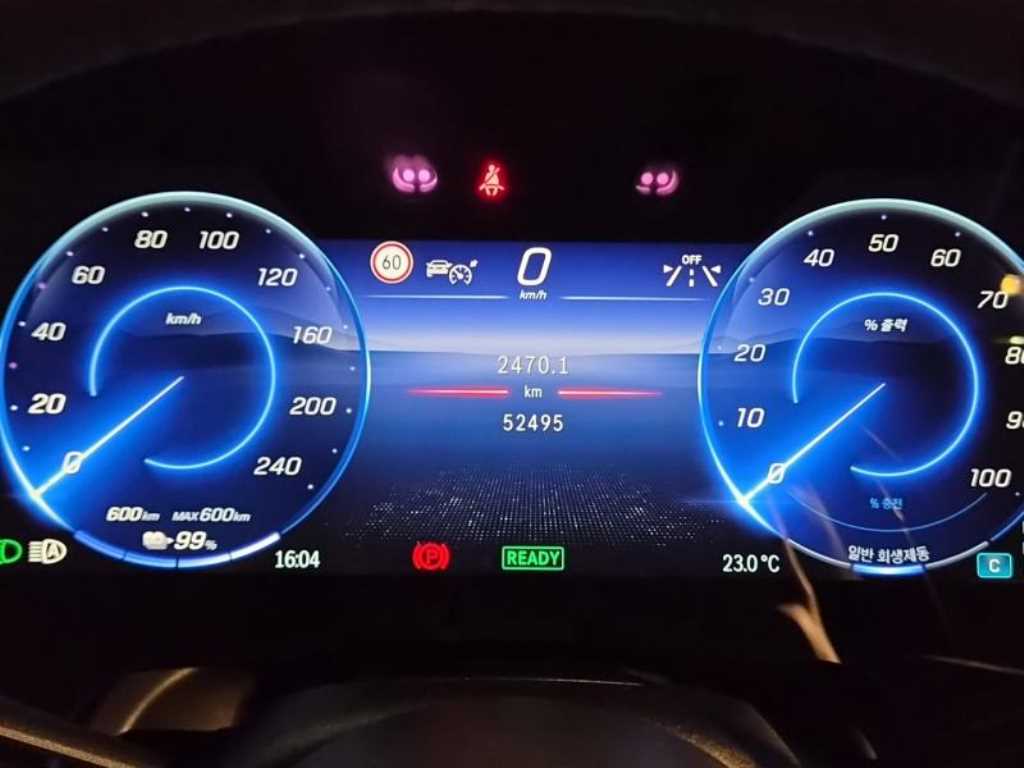 Mercedes-Benz EQS — photo 09