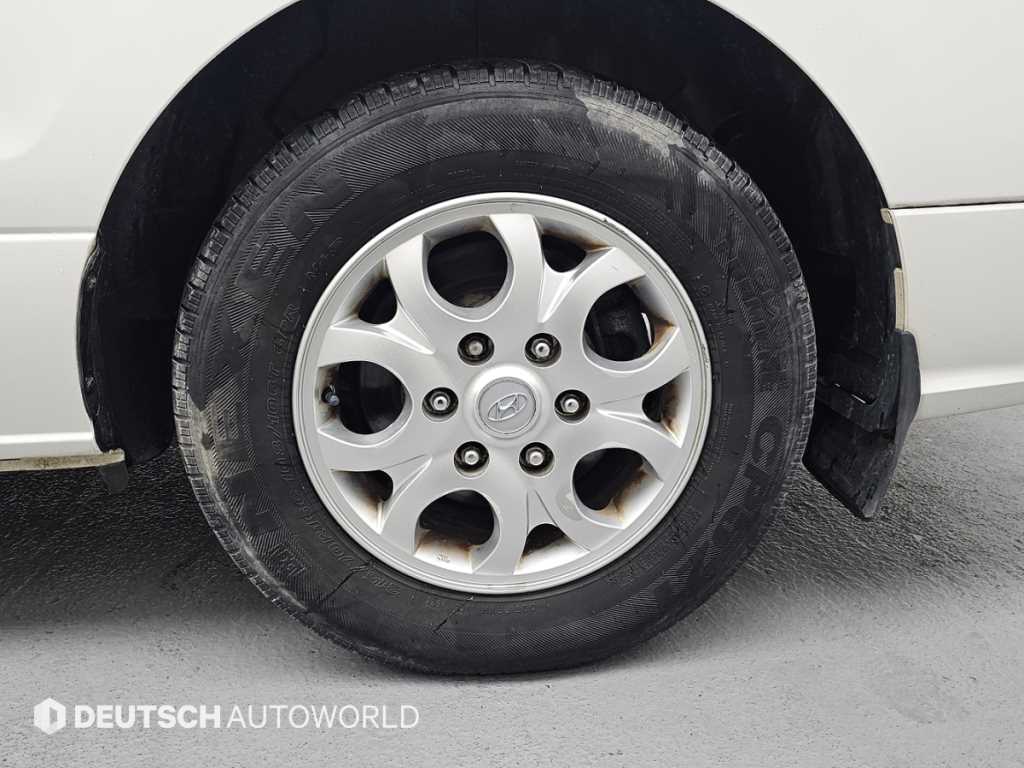 Hyundai Starex — photo 05