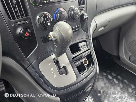 Hyundai Starex — photo 09