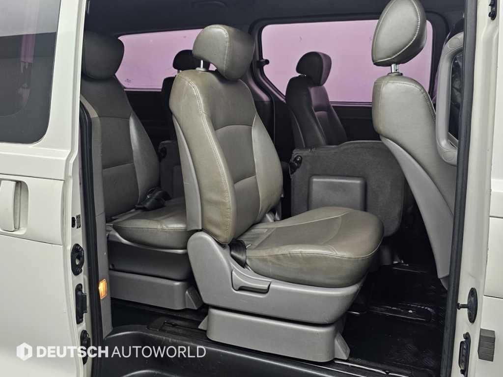 Hyundai Starex — photo 12