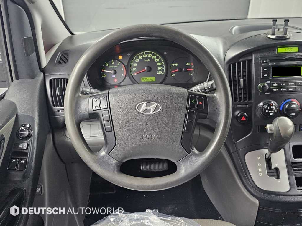 Hyundai Starex — photo 13