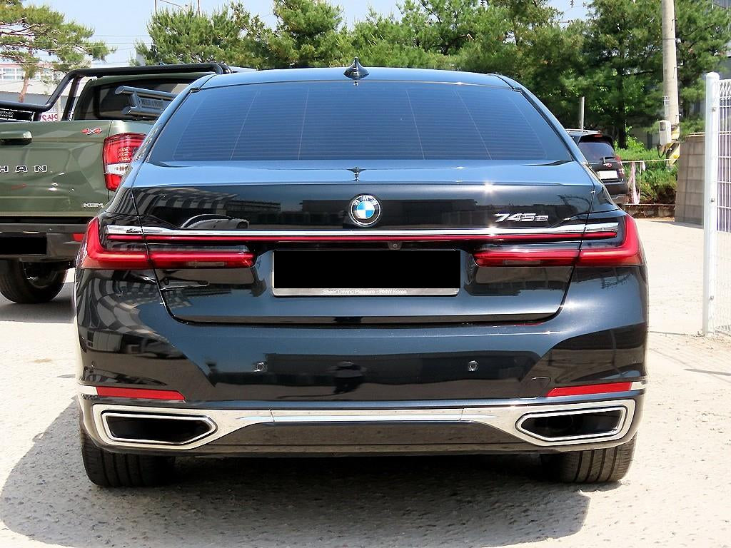 BMW 7-Series — photo 04