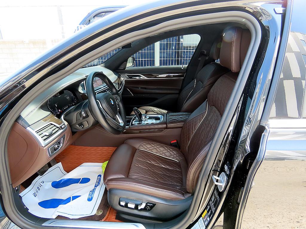 BMW 7-Series — photo 05