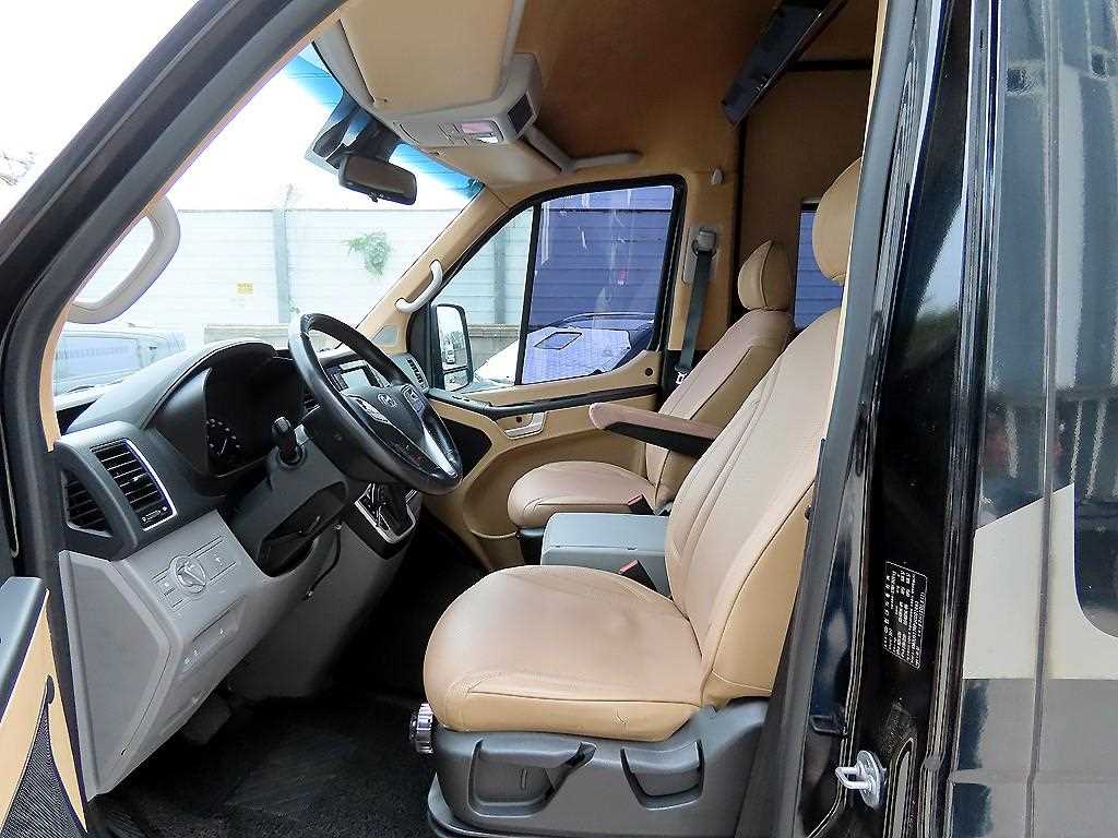 Hyundai Solati — photo 05