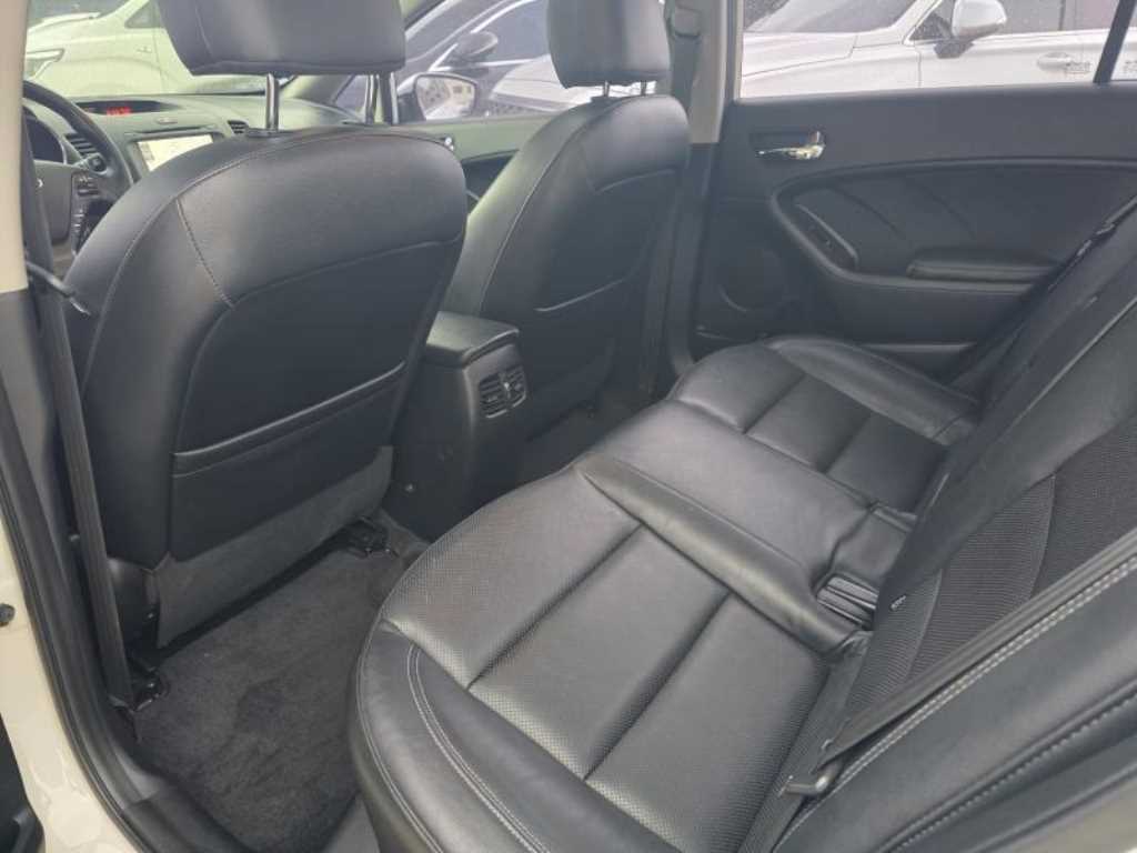 Kia K3 — photo 12