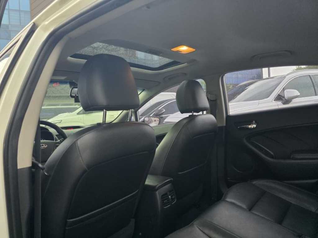 Kia K3 — photo 13