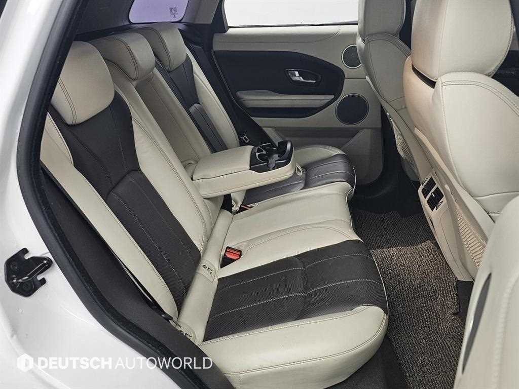 Land Rover Range Rover Evoque — photo 12