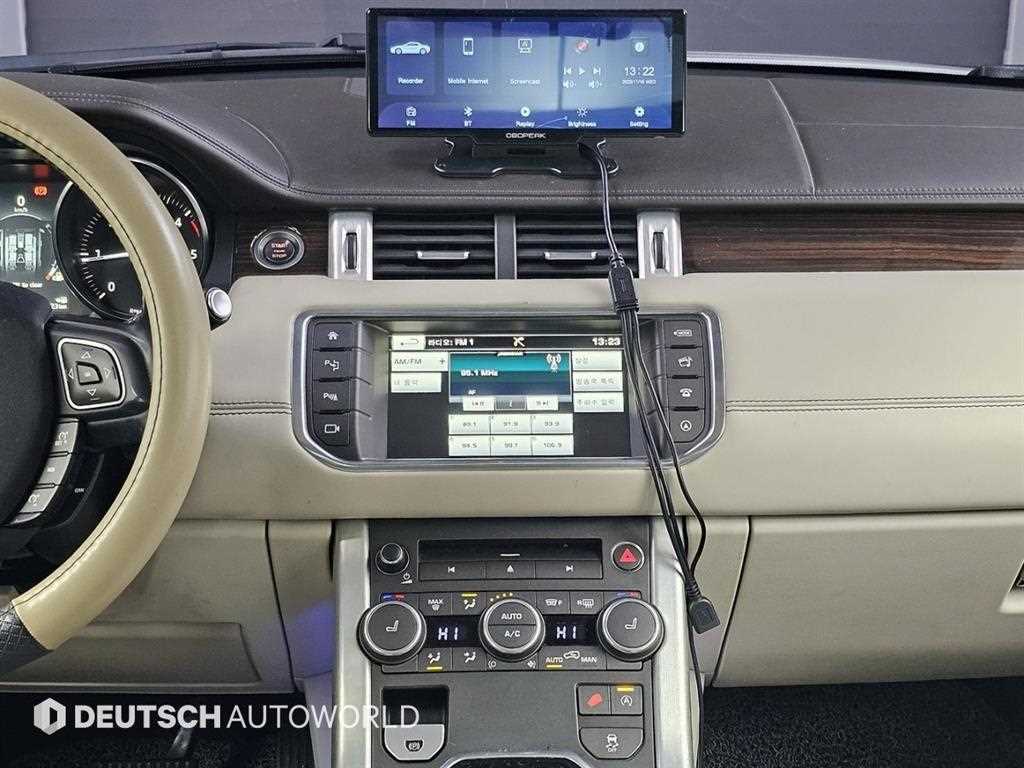 Land Rover Range Rover Evoque — photo 14