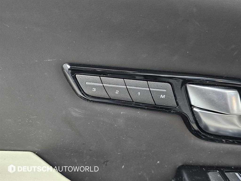 Land Rover Range Rover Evoque — photo 17