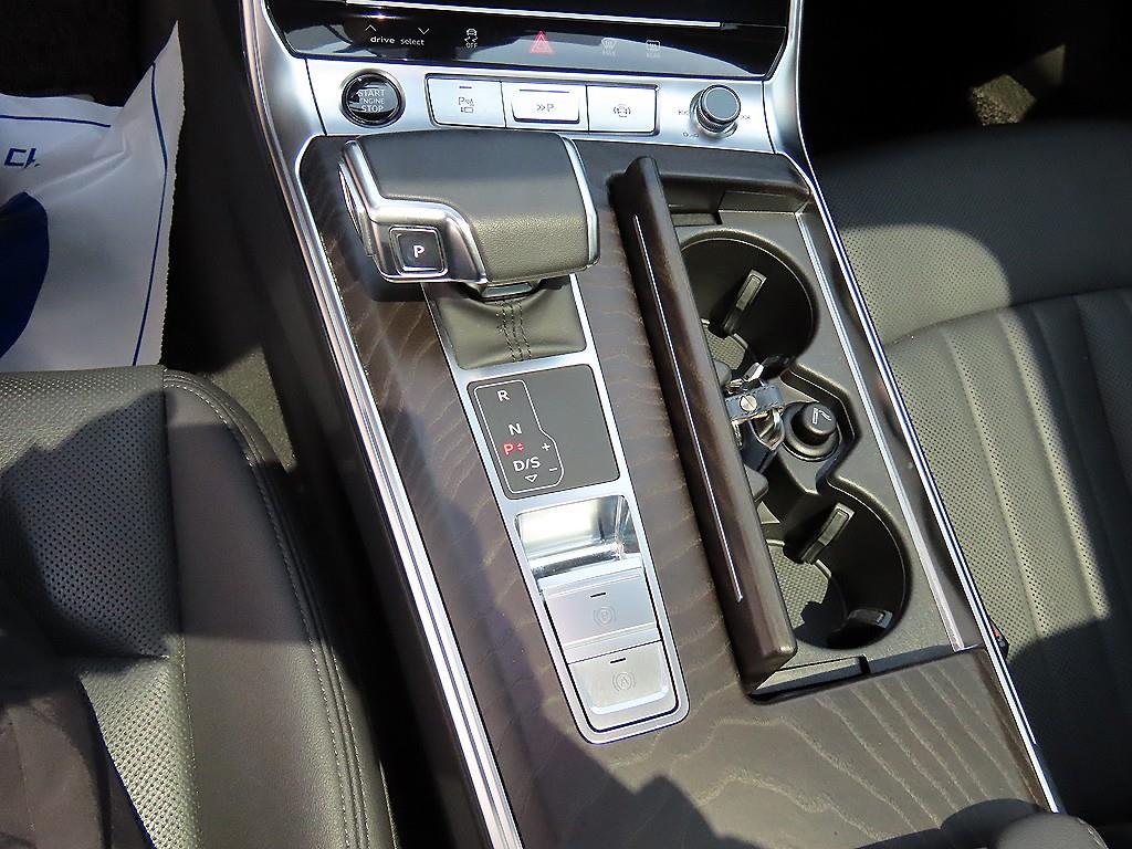 Audi A6 — photo 11