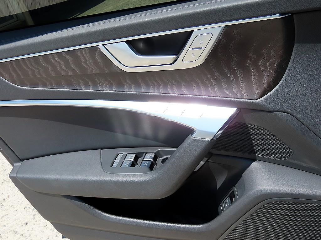 Audi A6 — photo 12