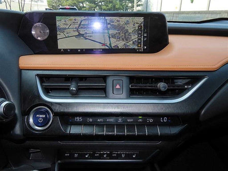 Lexus UX — photo 13