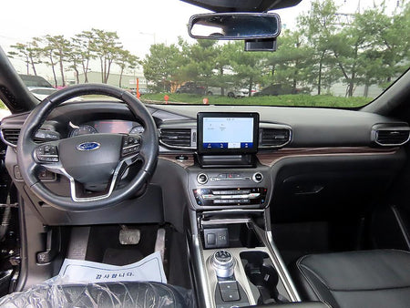Ford Explorer — photo 07