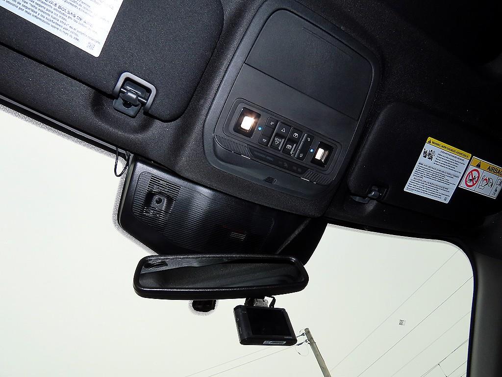 Ford Explorer — photo 14