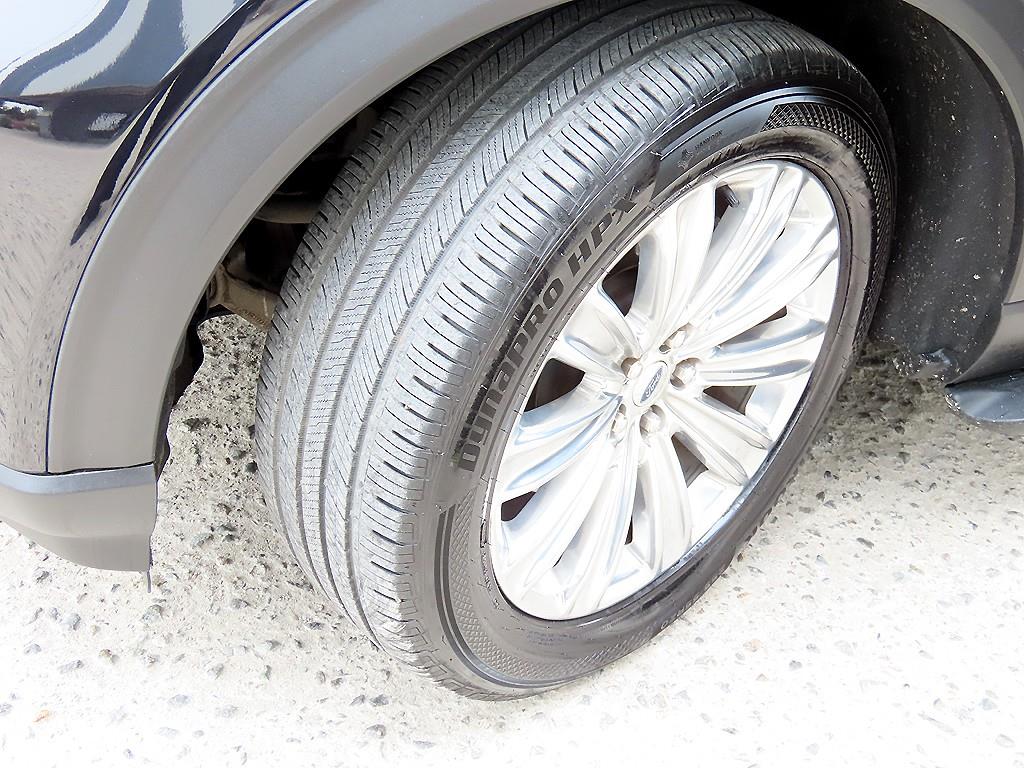 Ford Explorer — photo 20