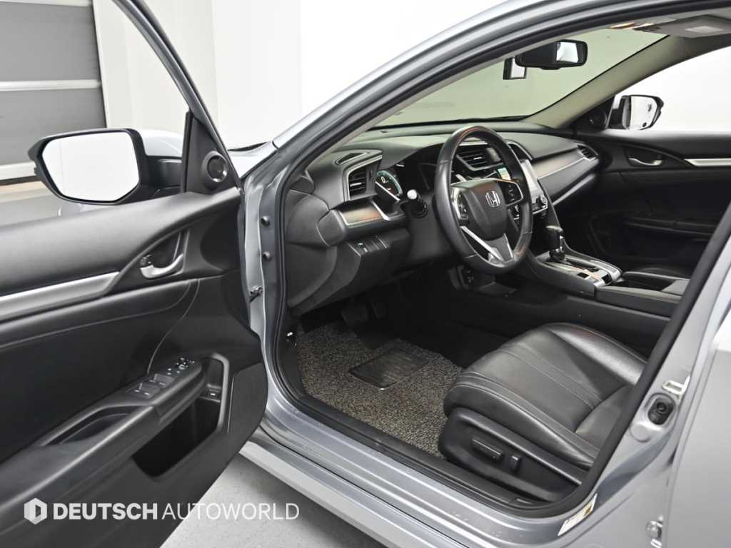 Honda Civic — photo 11