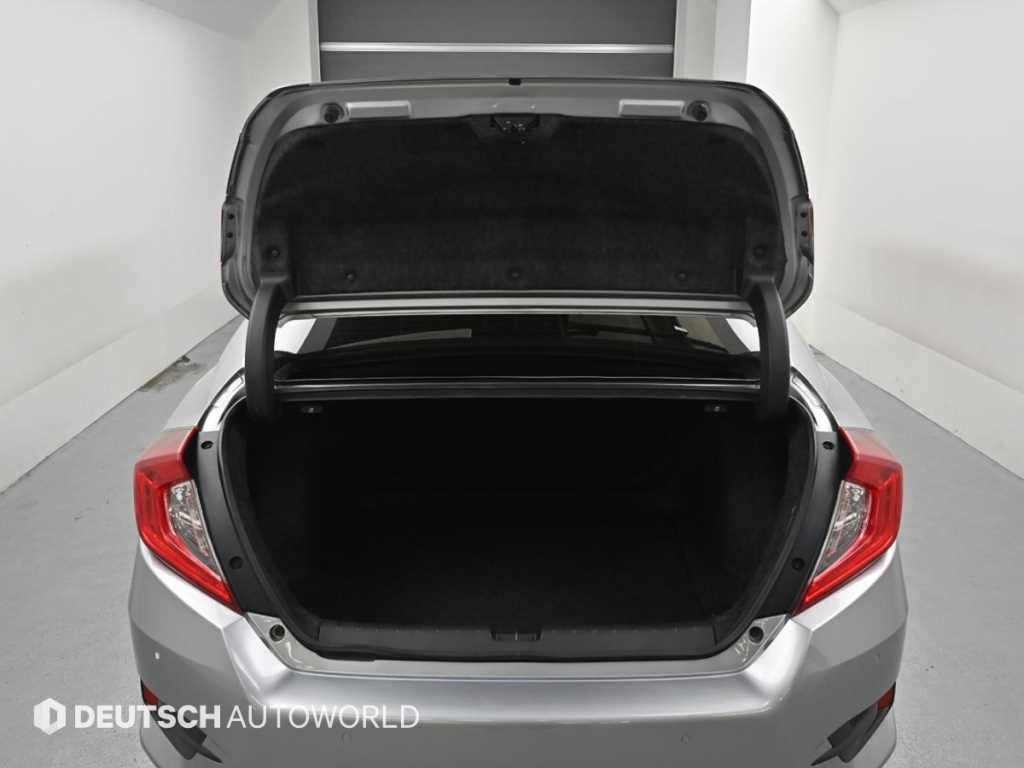Honda Civic — photo 19