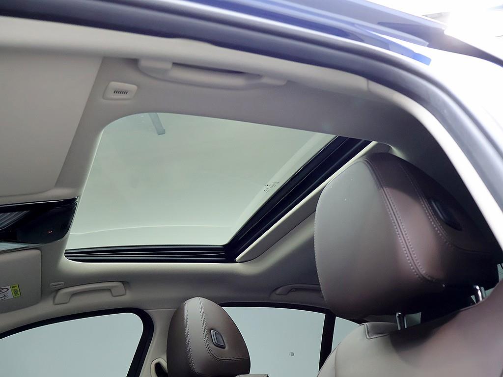 BMW 3-Series — photo 17