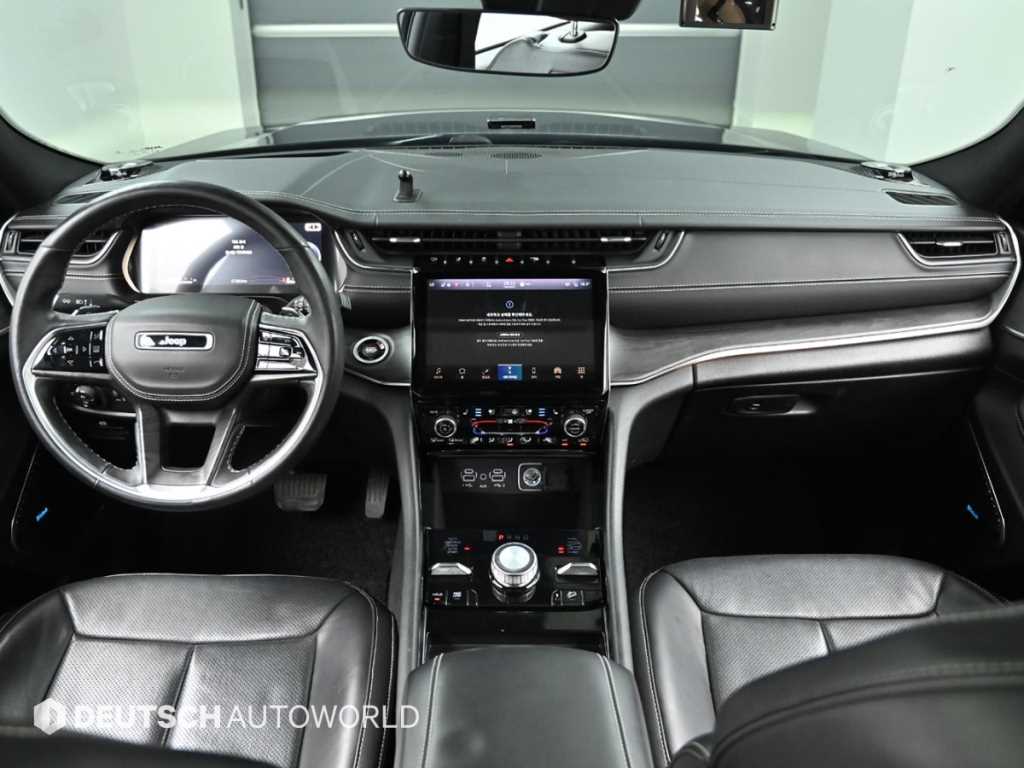 Jeep Cherokee — photo 07
