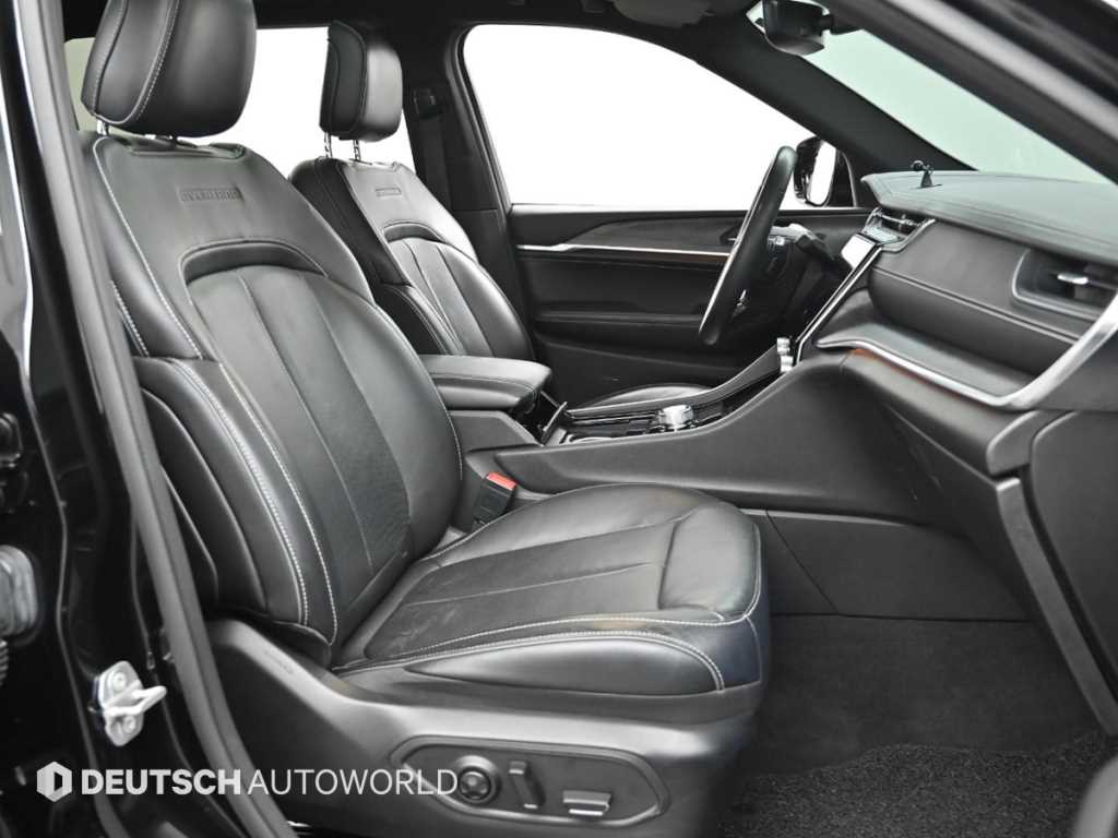 Jeep Cherokee — photo 10
