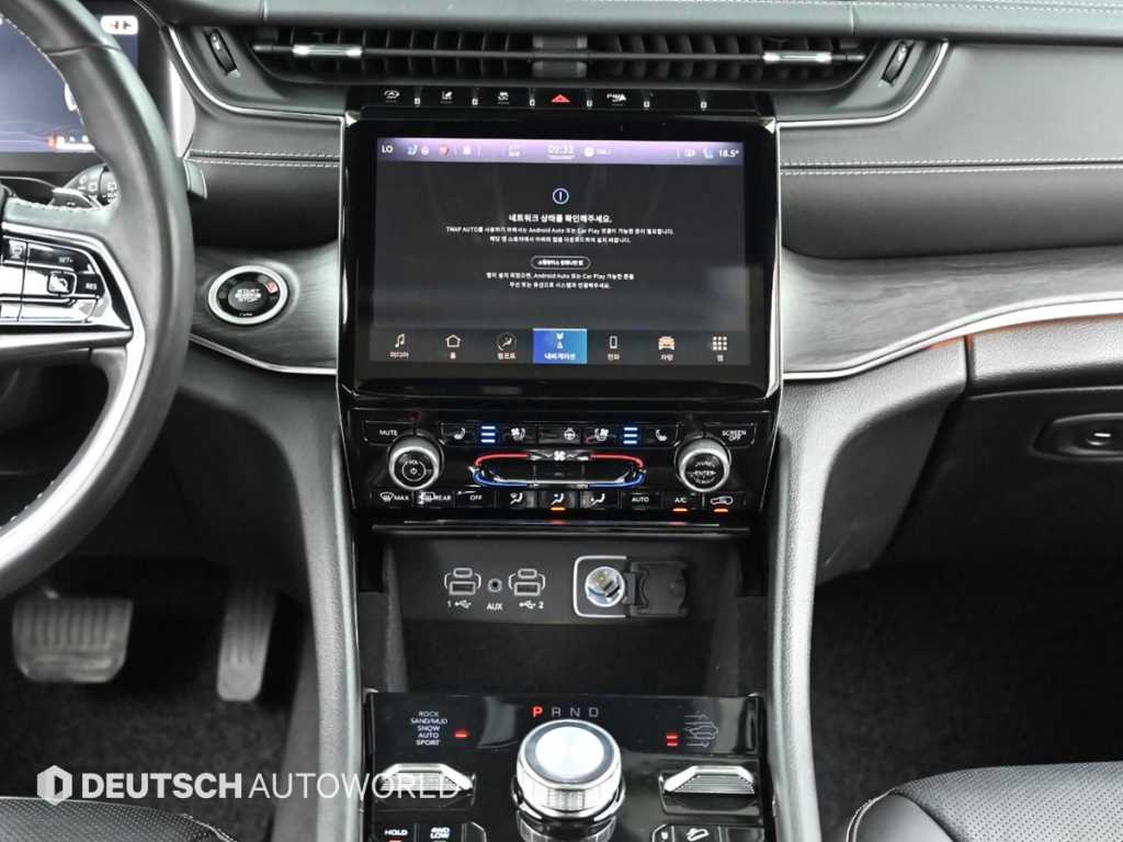 Jeep Cherokee — photo 14