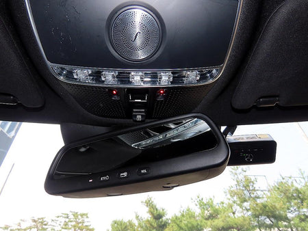 Mercedes-Benz S-Class — photo 16