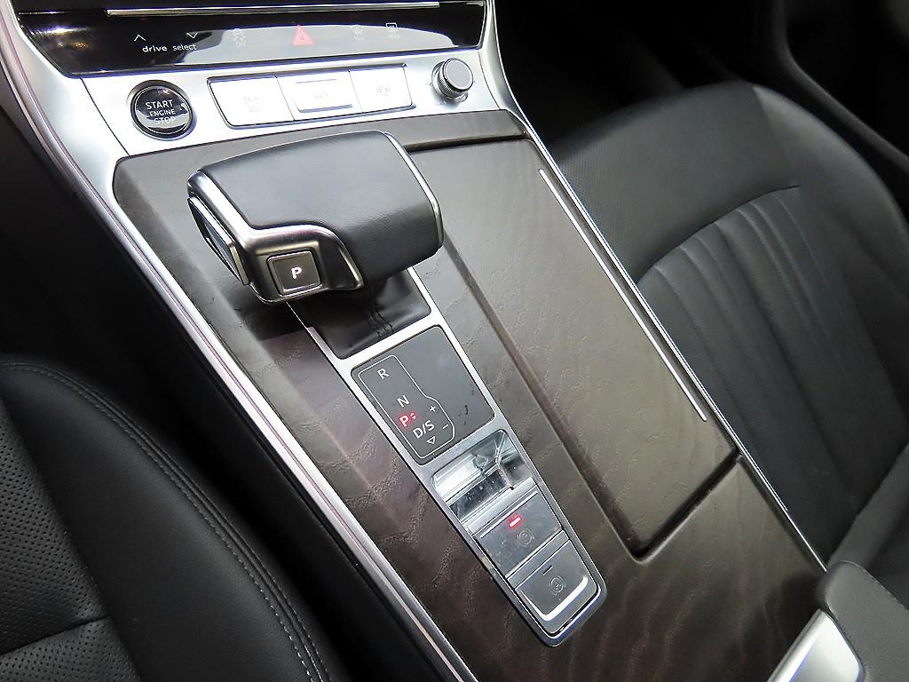 Audi A6 — photo 11