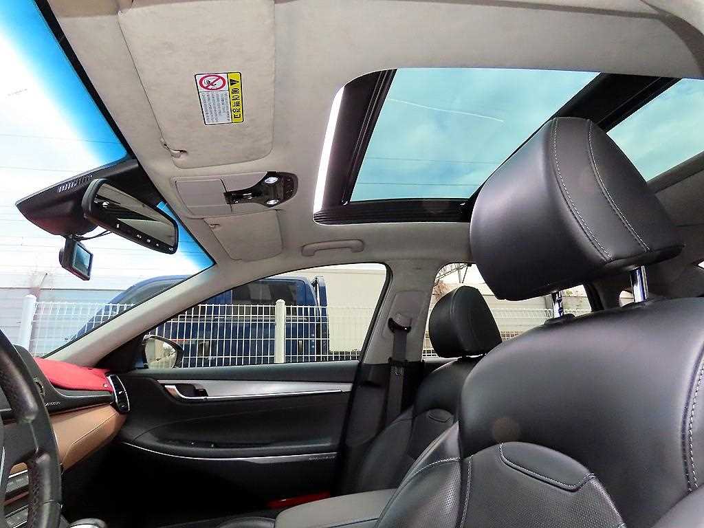 Hyundai Grandeur — photo 17