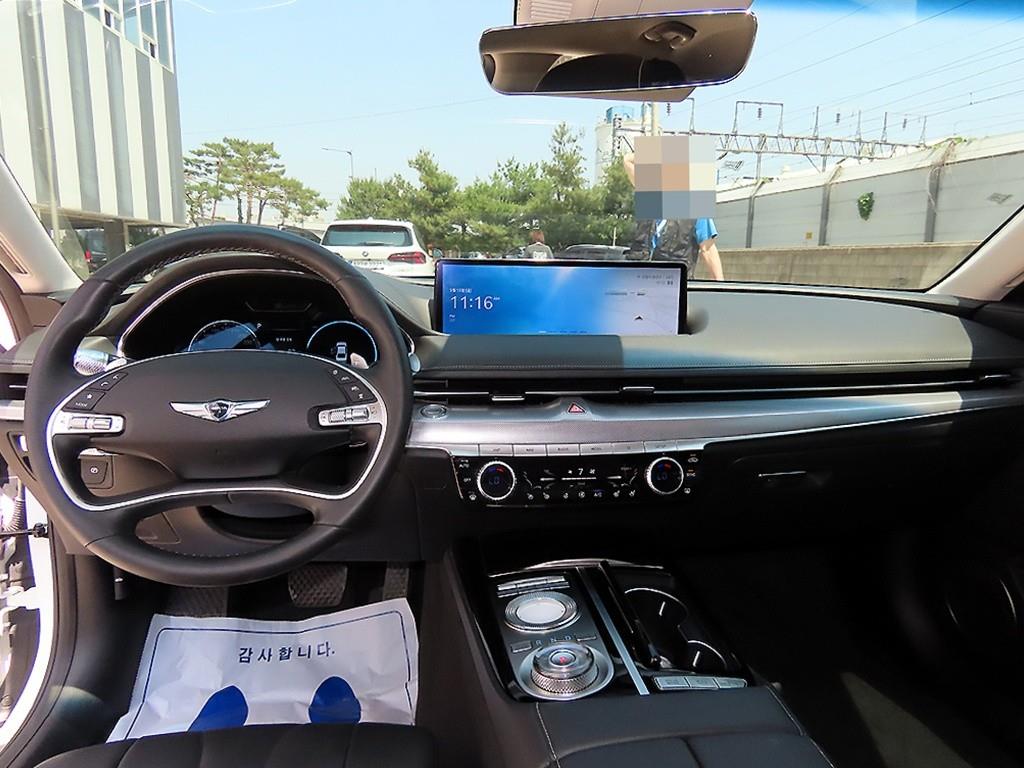 Genesis G80 — photo 07