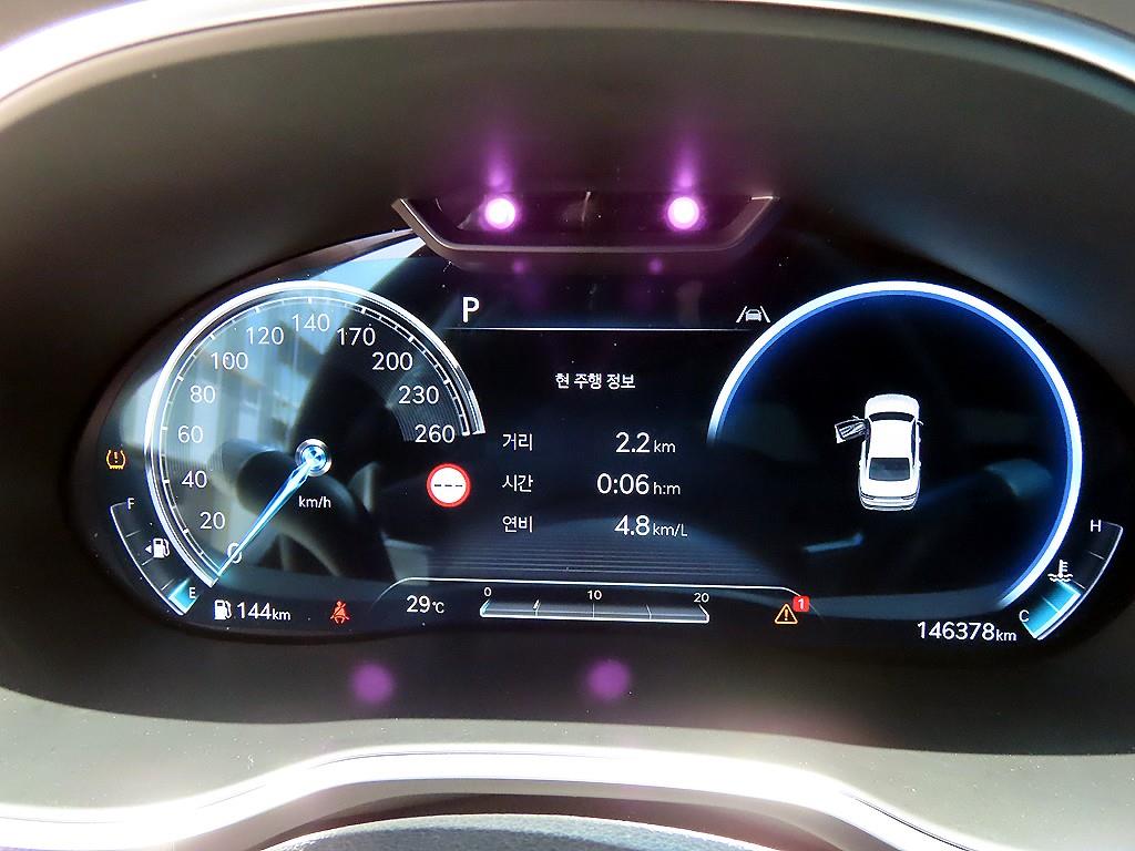 Genesis G80 — photo 09