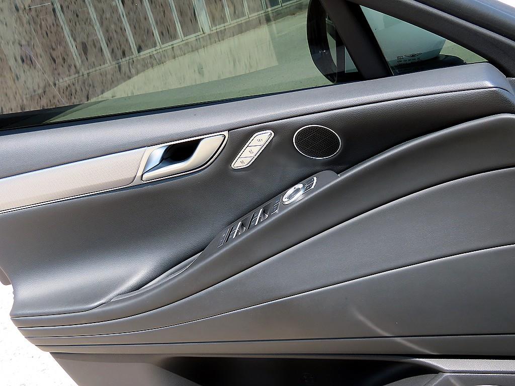 Genesis G80 — photo 12