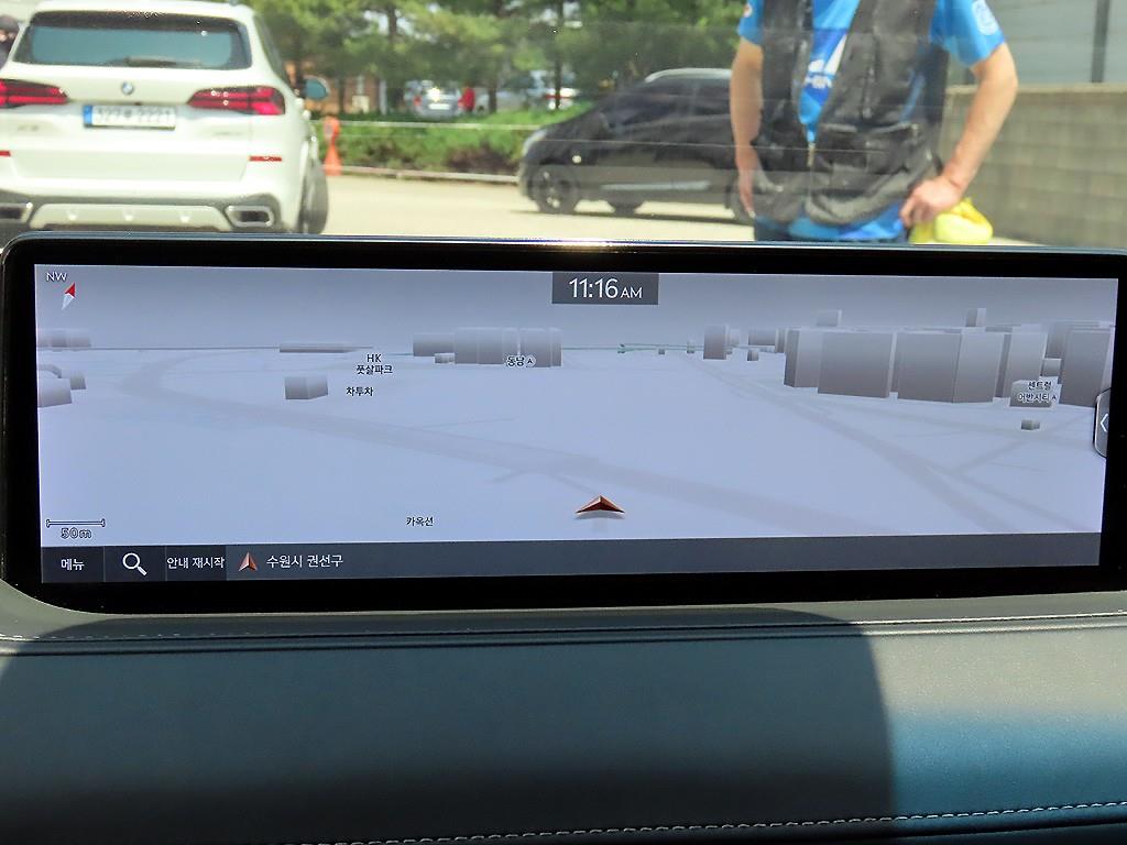 Genesis G80 — photo 15